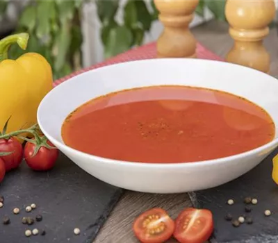 Aromatische Tomatensuppe mit Paprika